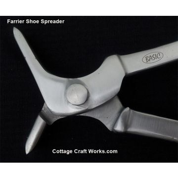 Farrier Horseshoe Spreader